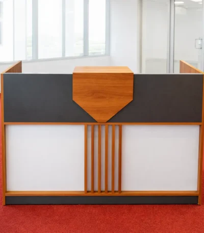 1.5m reception desk with geometric design and wooden accents